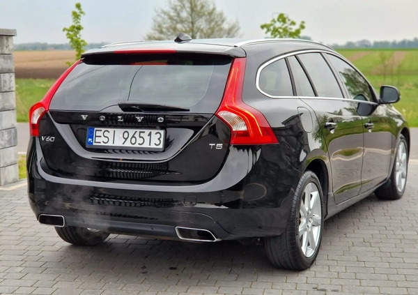 Volvo V60 cena 67499 przebieg: 100000, rok produkcji 2016 z Błaszki małe 497